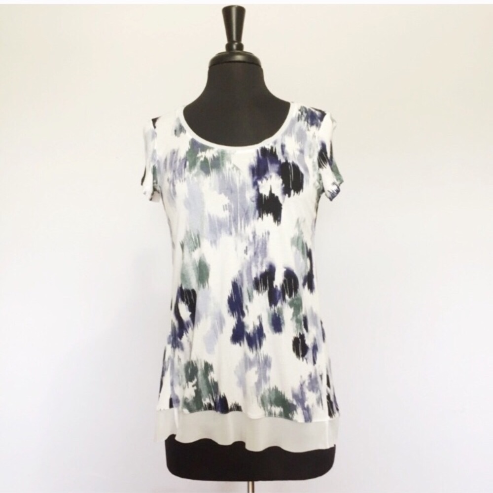 🍩Simply Vera Wang Top Sheer Hem
